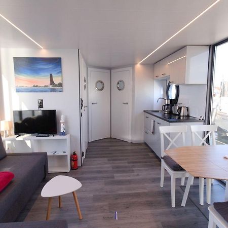 Hausboot Fjord Lacerta Mit Dachterrasse In Wendtorf Exteriör bild